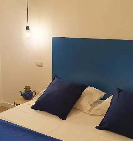 לינה וארוחת בוקר Maison Ligea